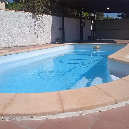 Holiday home Agradable Chalet Con Piscina Escapadas.