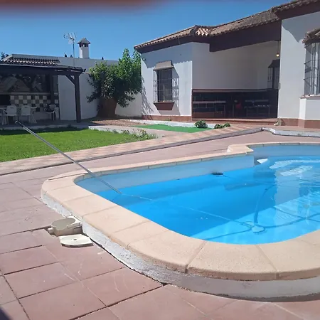 Holiday home Agradable Chalet Con Piscina Escapadas. Chiclana de la Frontera