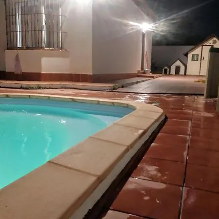 Holiday home Agradable Chalet Con Piscina Escapadas. *
